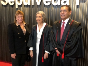  Da esq. para a dir., Ana Amélia Menna Barreto, Cármen Lúcia e Kassio Nunes Marques