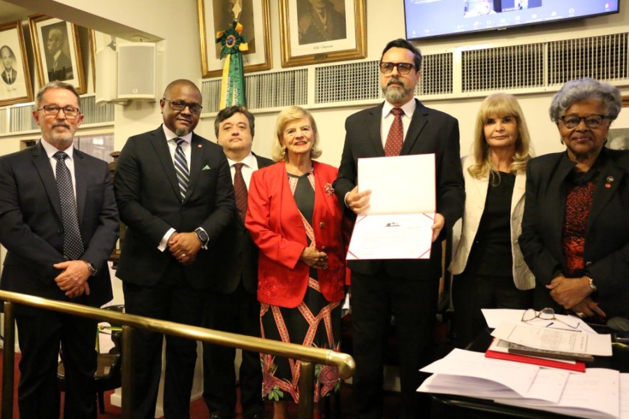 Da esq. para a dir., Paulo Joel Bender Leal, Luiz Henrique de Oliveira Junior, Bernardo Gicquel, Matilde Carone Slaibi Conti, Henrique Cesar Monteiro Barahona Ramos, Rita Cortez e Edmée da Conceição Cardoso