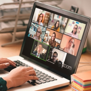 Da esq. para a dir., em cima, Edna Raquel Rodrigues Santos Hogemann, Carmela Grüne e Oswaldo Pereira de Lima Júnior; no meio, Benizete Ramos de Medeiros, Leila Pose Sanches e Luanna Tomaz de Souza; embaixo, Sydney Sanches e Luís Antônio Camargo de Melo