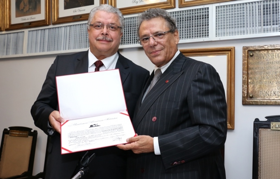 "Precisamos reconstruir o País", afirma novo consócio empossado por Técio Lins e Silva