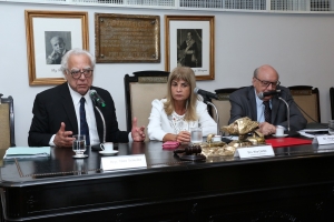 Da esq. para a dir., Miro Teixeira, Rita Cortez e Sergio Tostes