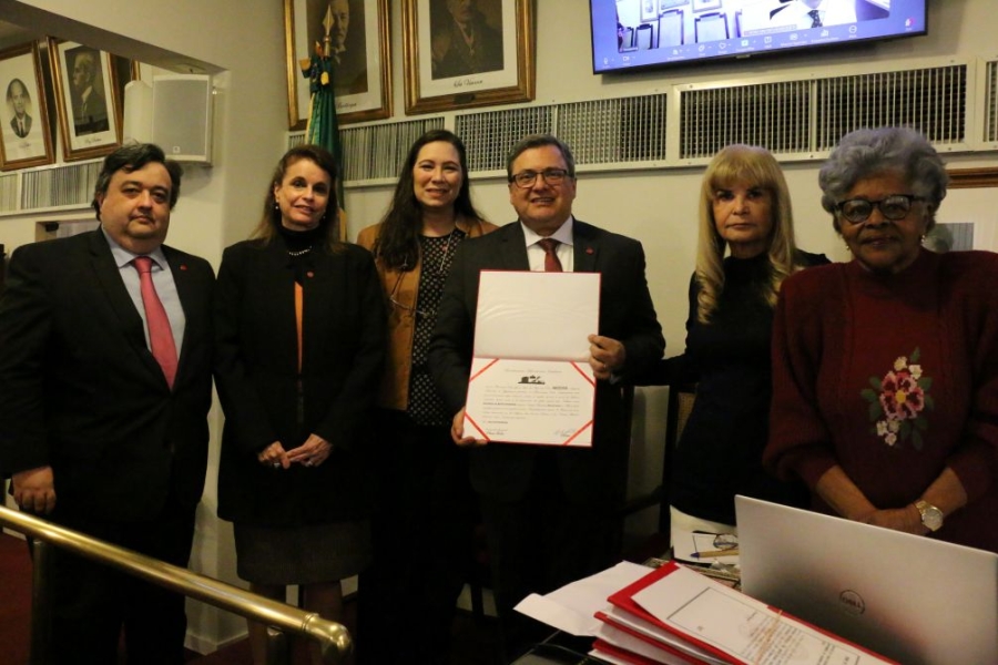 Da esq. para a dir., Bernardo Gicquel, Adriana Brasil Guimarães, Carolina da Silva Barboza Lima, Ricardo Alberto Pereira, Rita Cortez e Edmée da Conceição Cardoso