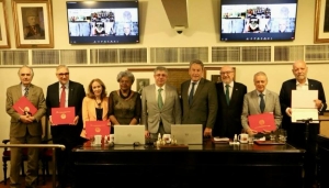 Da esq. para dir., João Mestieri, Renato Neves Tonini, Maria Adélia Campello Rodrigues Pereira, Edmée da Conceição Cardoso, Sydney Limeira Sanches, Antônio Laért Vieira Júnior, Sergio Tostes, Francisco dos Santos Amaral Neto e Luis Guilherme Martins Vieira