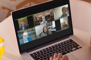  Da esq. para a dir., no alto, Frederico Price Grechi, Rita Cortez e Egas Bender de Moniz Bandeira; embaixo, Rudy Maia Ferraz, Sueme Mori e Guilherme Sandoval Góes