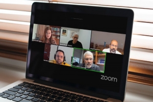 A partir do alto à esquerda, no sentido horário, Gisela Gondin Ramos, Manoel Messias Peixinho, Sérgio Sant’Anna, Carlos Eduardo Machado e Gabriel Lima Marques